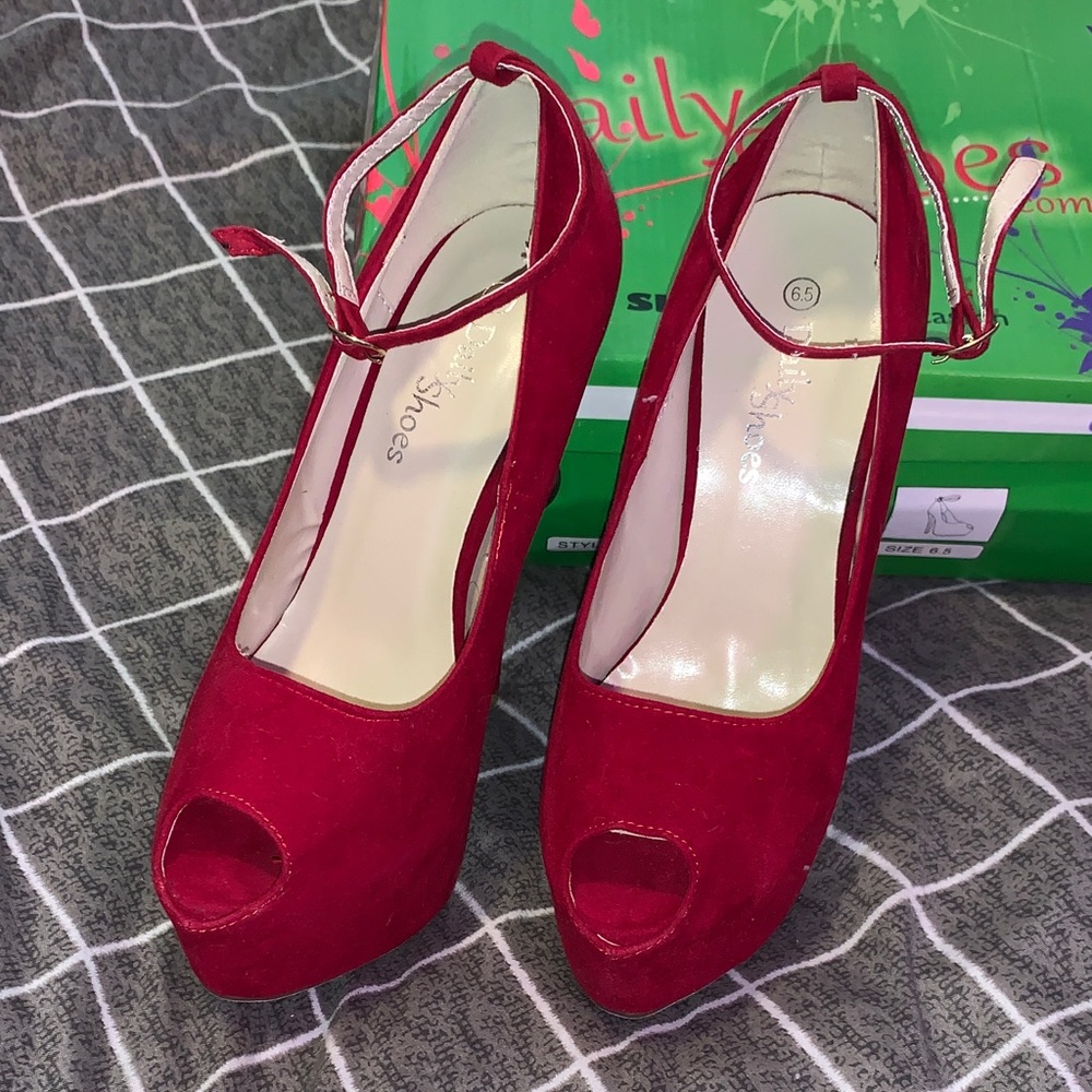 Women's Elegant Red Peep Toe Heels